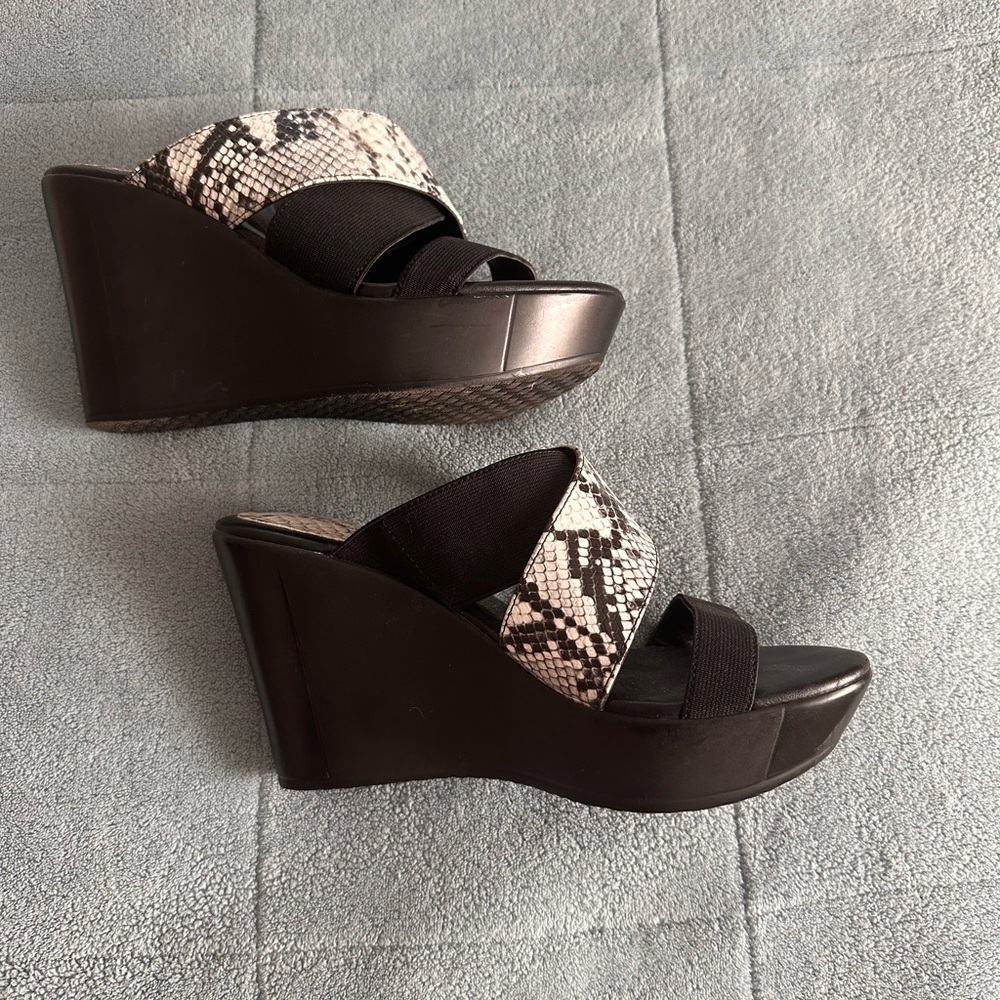 Stylish Black and Snake Print Women's Sandals
